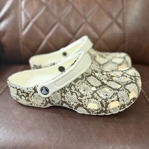 Reptile Patterned Clogs for Pets